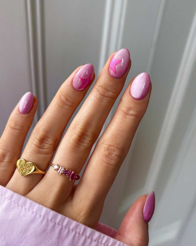 Beauty-Trends Frühling 2026 - Cat Eye Nails - @thenaillologist | Treatwell